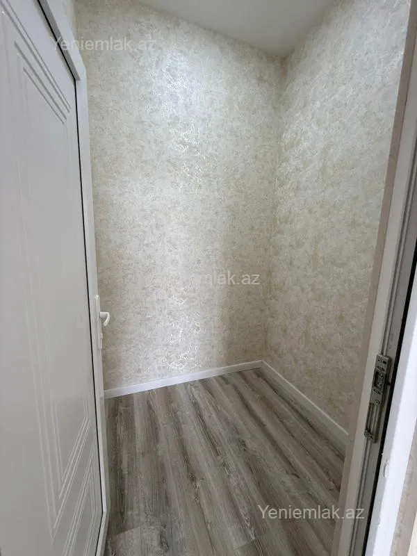 Satılır 5 otaqlı həyət evi 180 m²
