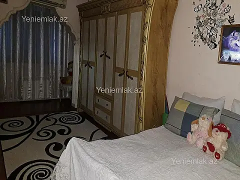 Satılır 4 otaqlı köhnə tikili 110 m²