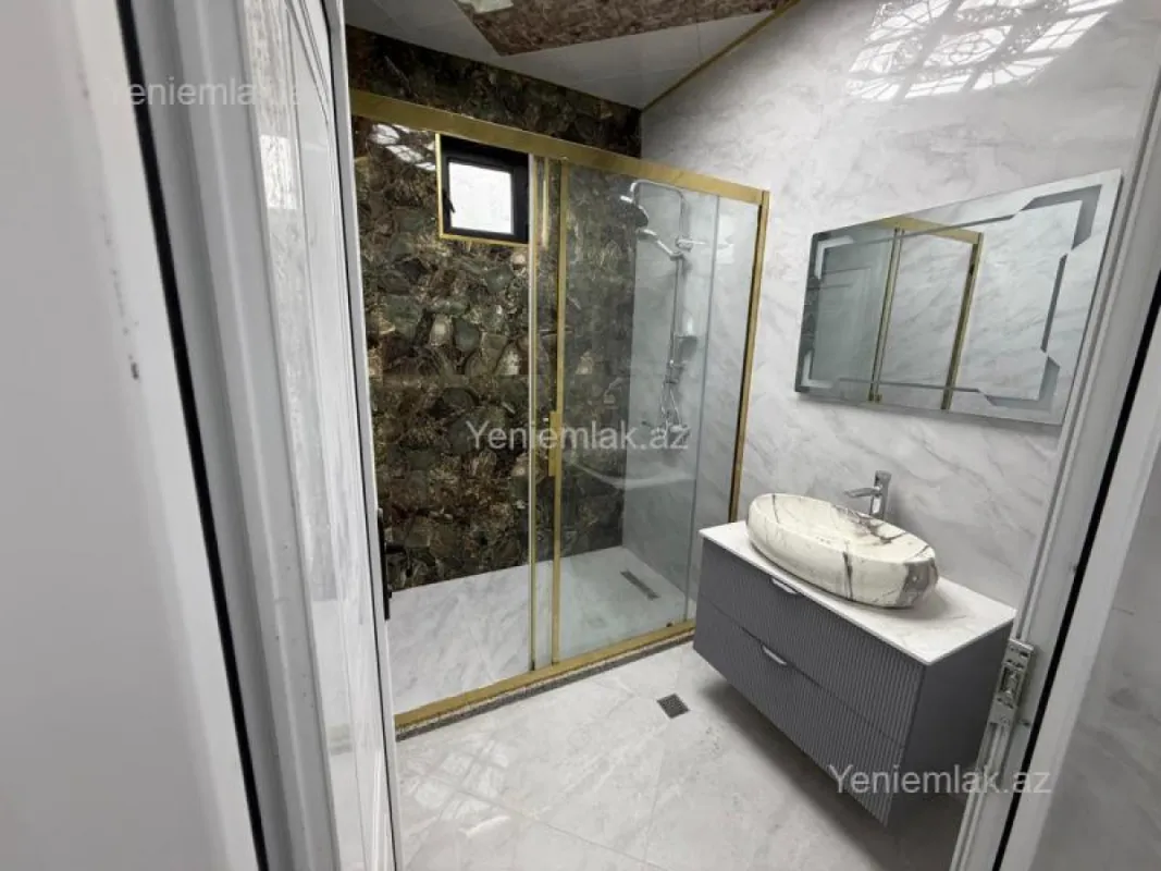 Satılır 4 otaqlı həyət evi 160 m²