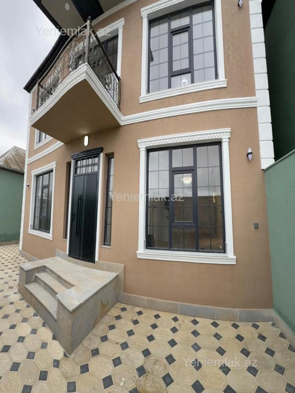 Satılır 4 otaqlı həyət evi 160 m²