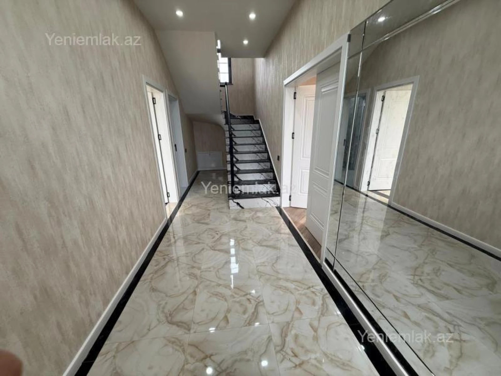 Satılır 4 otaqlı həyət evi 160 m²
