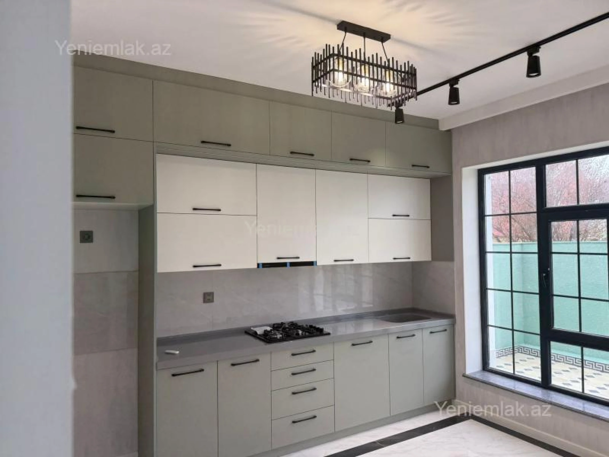 Satılır 4 otaqlı həyət evi 160 m²