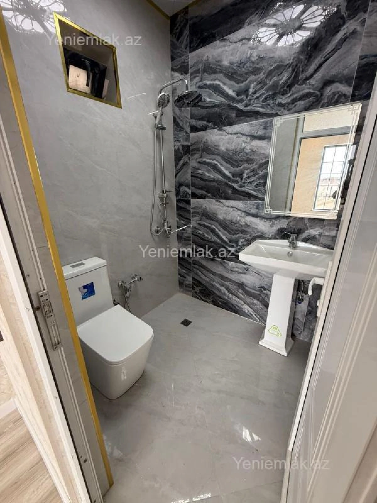 Satılır 4 otaqlı həyət evi 160 m²