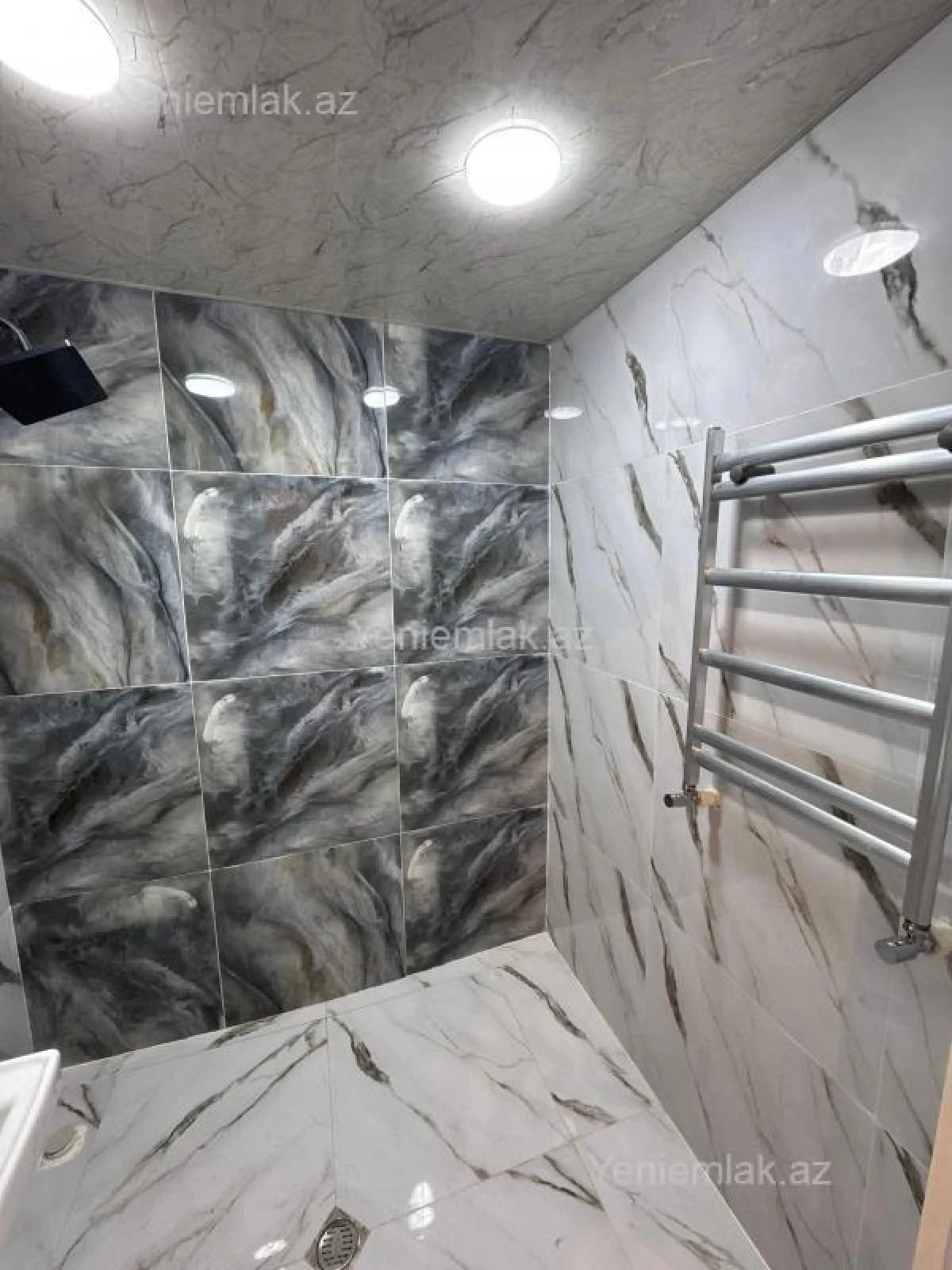 Satılır 3 otaqlı köhnə tikili 72 m²