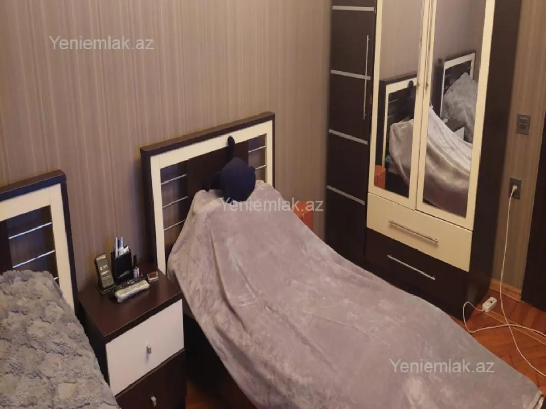 Satılır 3 otaqlı köhnə tikili 80 m²