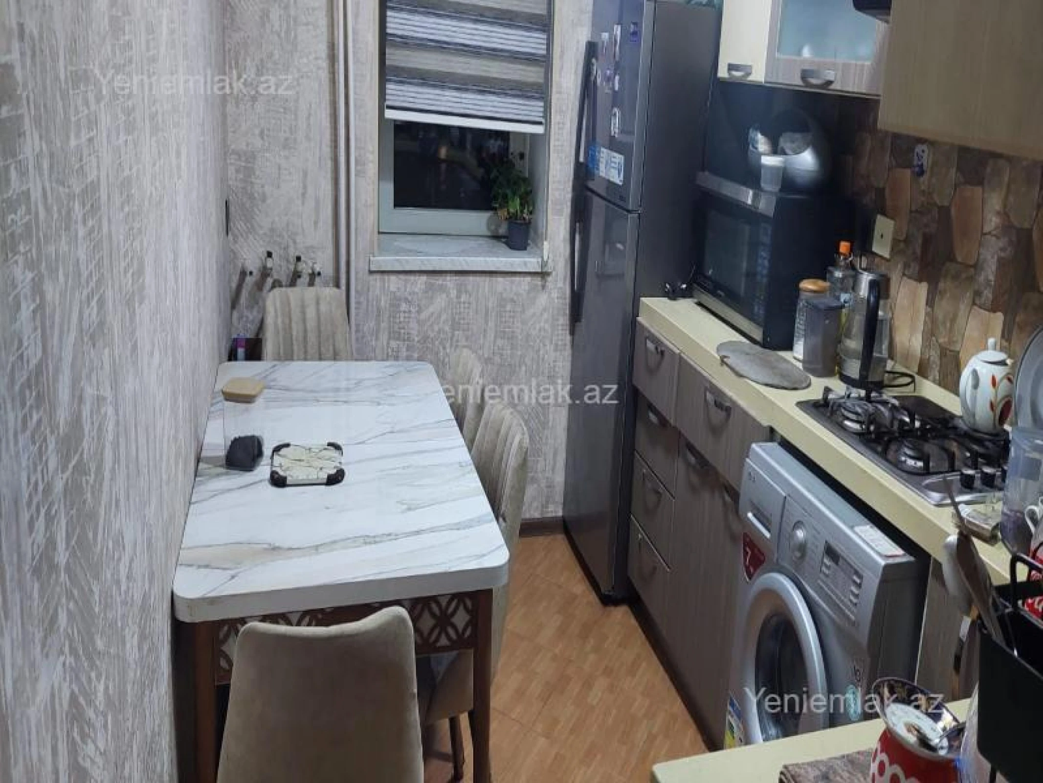 Satılır 3 otaqlı köhnə tikili 80 m²