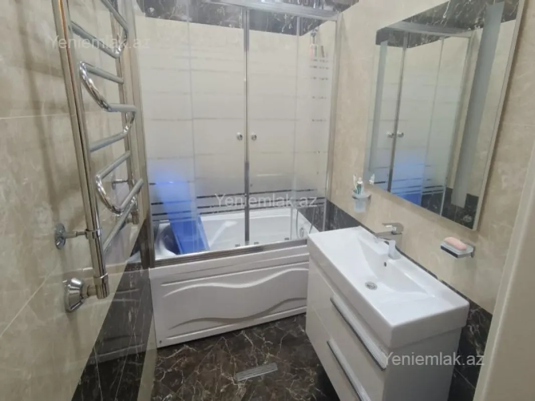 Satılır 3 otaqlı yeni tikili 102 m²