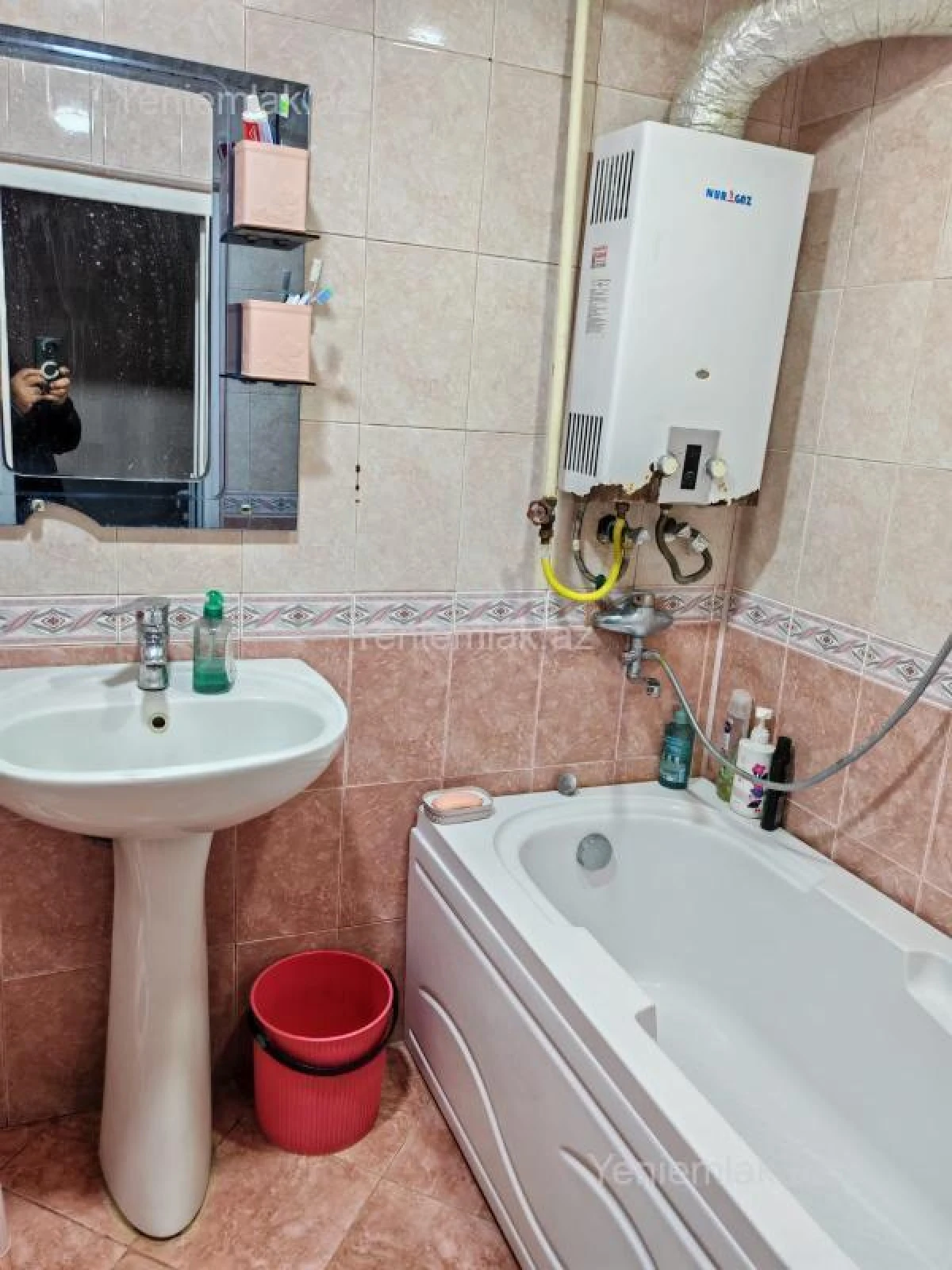 Satılır 3 otaqlı köhnə tikili 85 m²