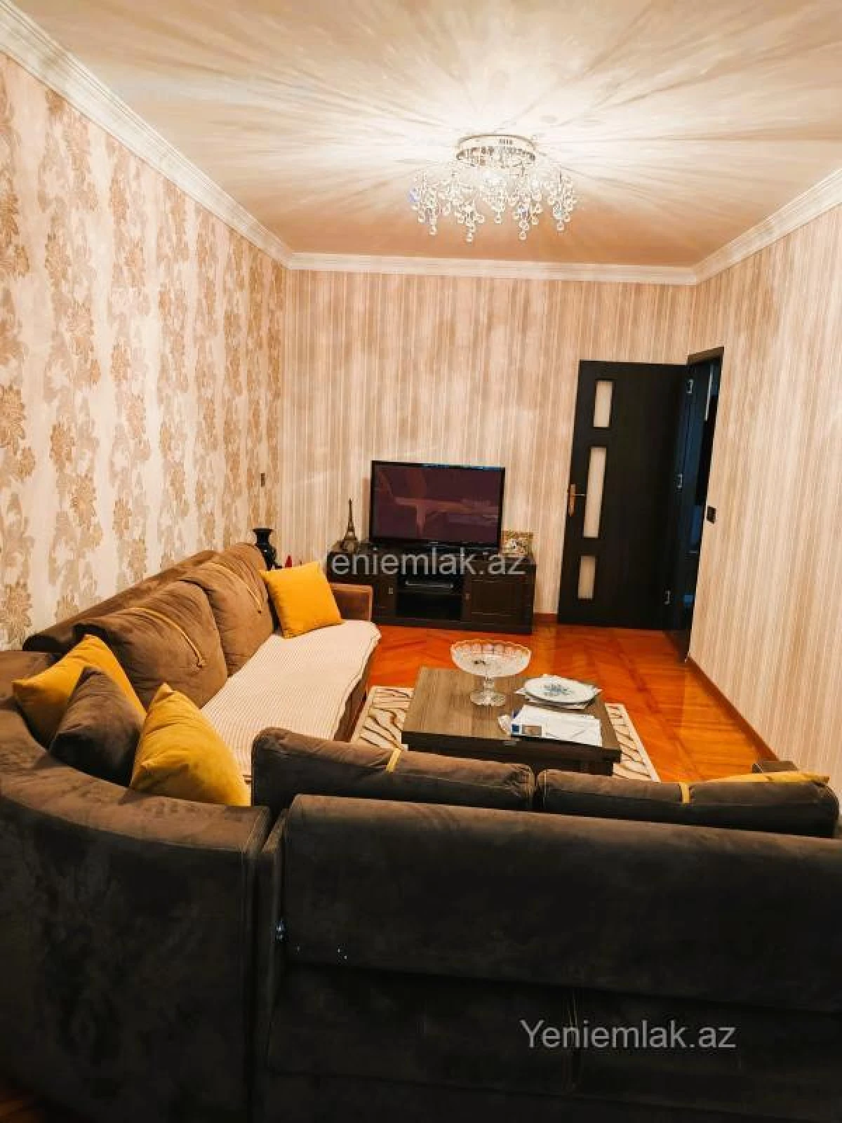 Satılır 3 otaqlı köhnə tikili 85 m²
