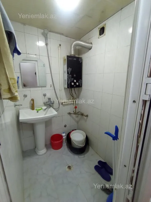 Satılır 2 otaqlı köhnə tikili 55 m²