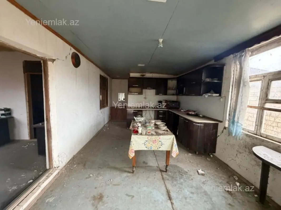 Satılır 4 otaqlı həyət evi 100 m²