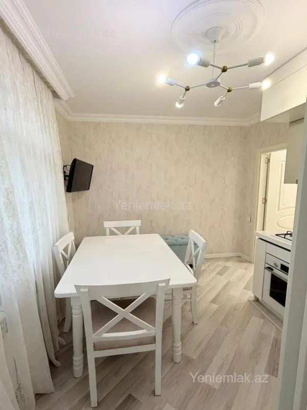 Satılır 3 otaqlı köhnə tikili 75 m²