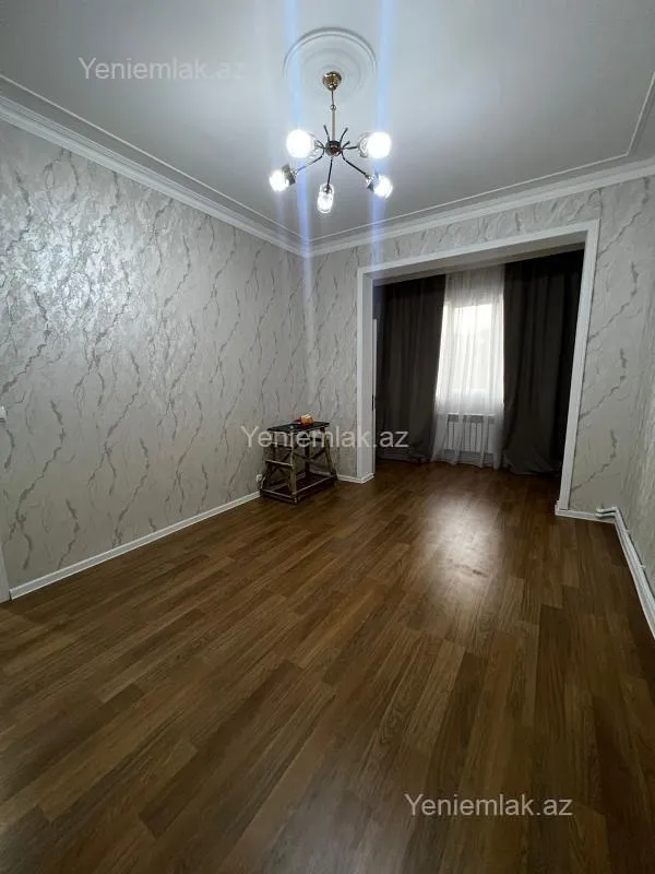 Satılır 2 otaqlı köhnə tikili 55 m²