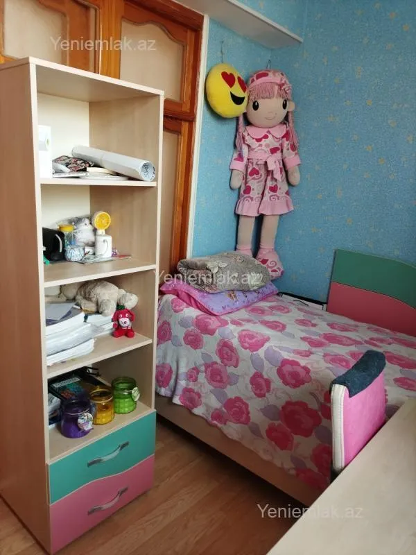 Satılır 3 otaqlı köhnə tikili 70 m²