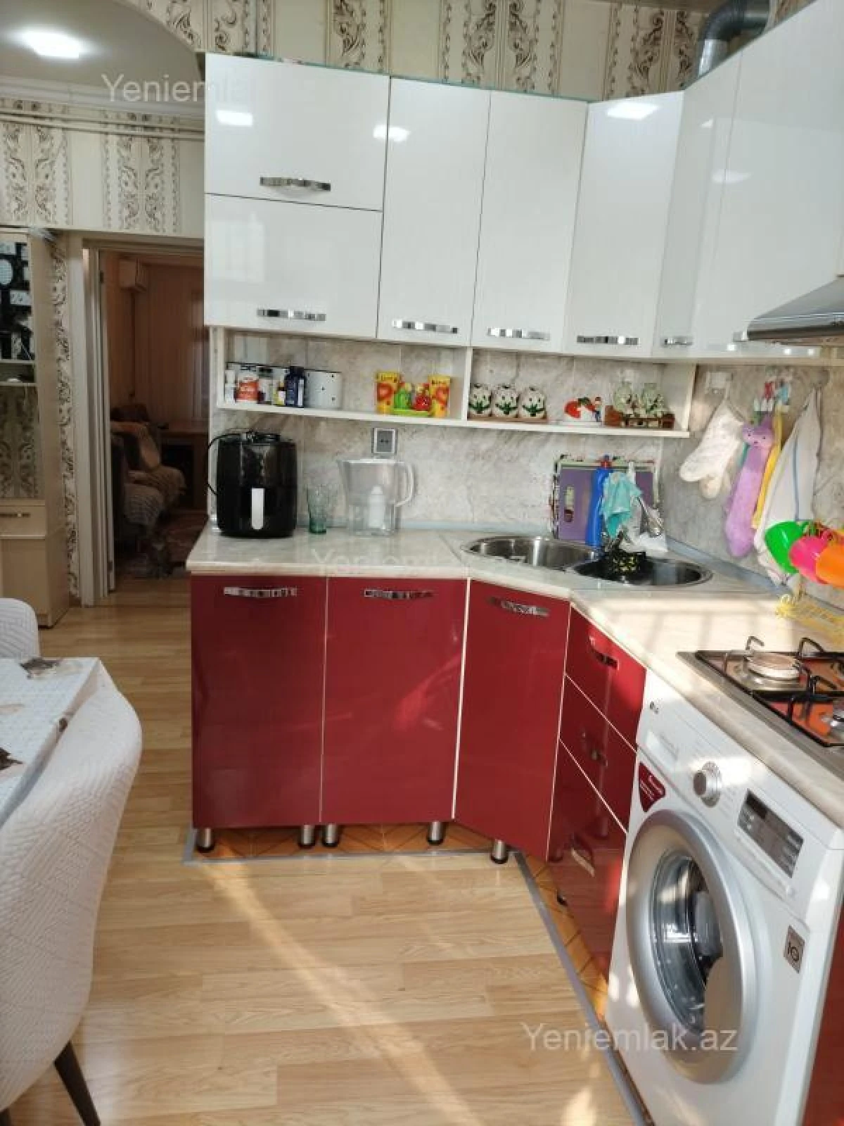 Satılır 3 otaqlı köhnə tikili 70 m²