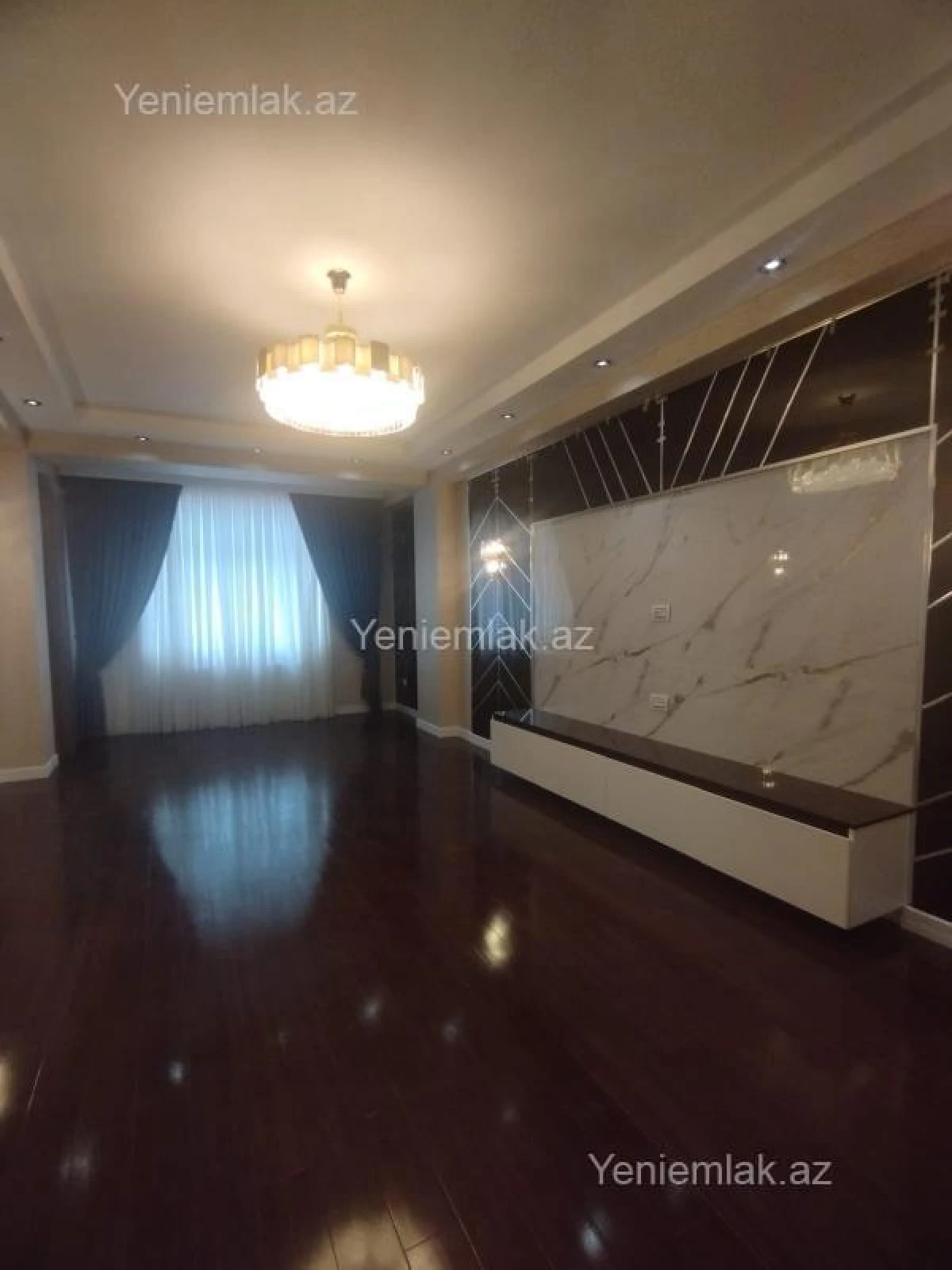 Satılır 4 otaqlı yeni tikili 215 m²