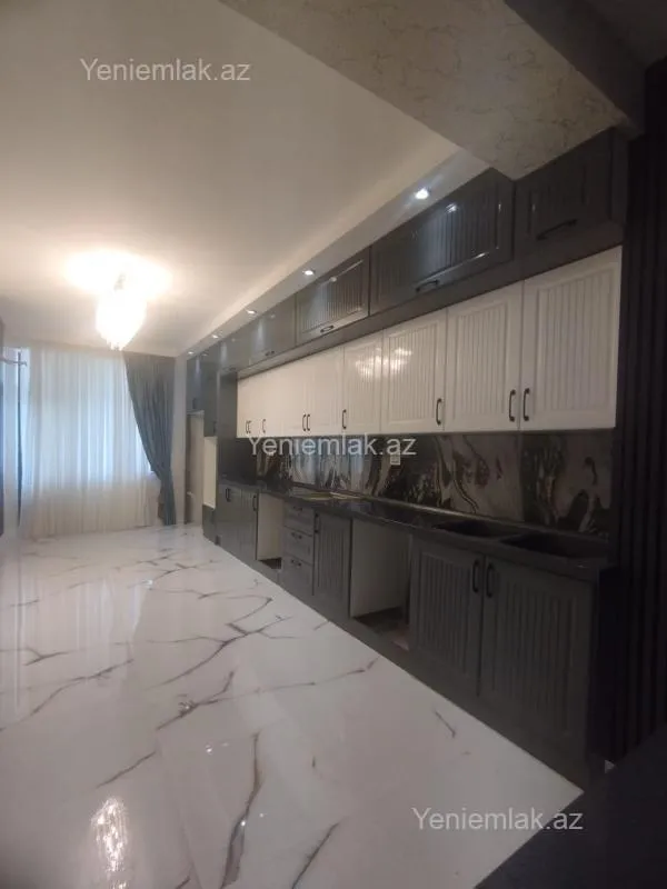 Satılır 4 otaqlı yeni tikili 215 m²