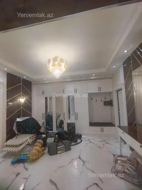 Satılır 4 otaqlı yeni tikili 215 m²