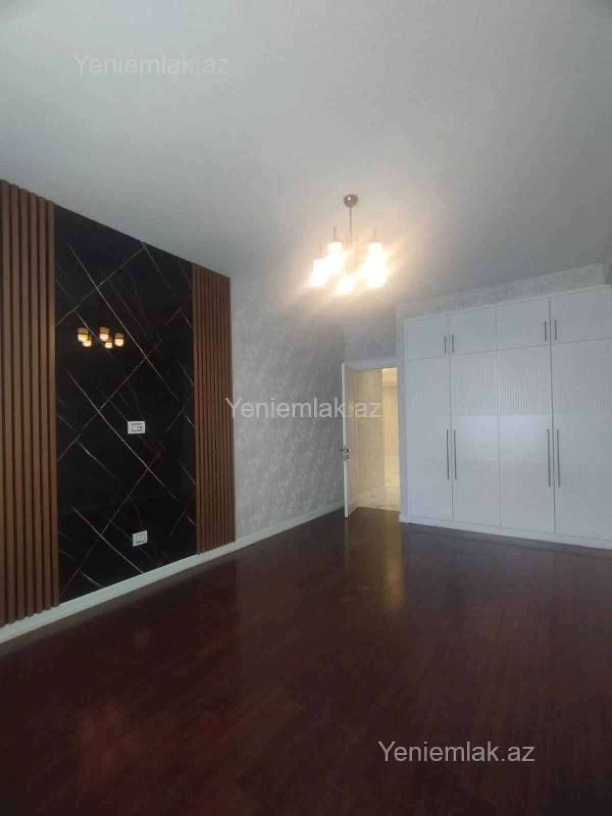 Satılır 4 otaqlı yeni tikili 215 m²