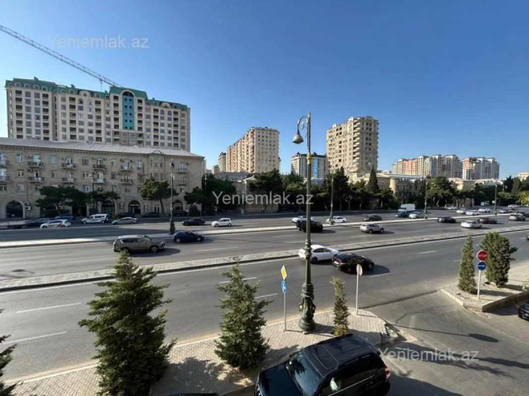 Satılır 3 otaqlı köhnə tikili 90 m²