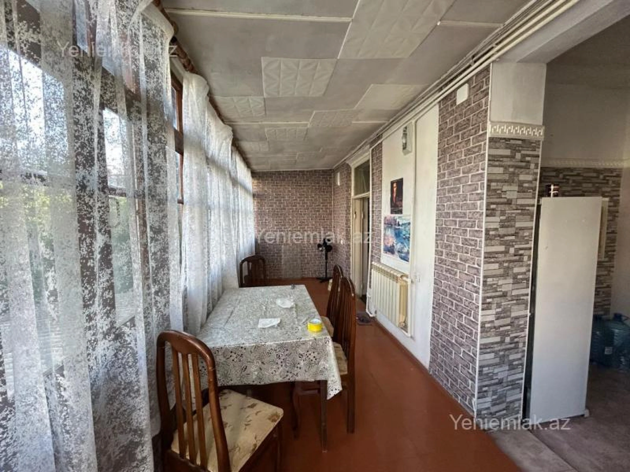 Satılır 3 otaqlı köhnə tikili 90 m²