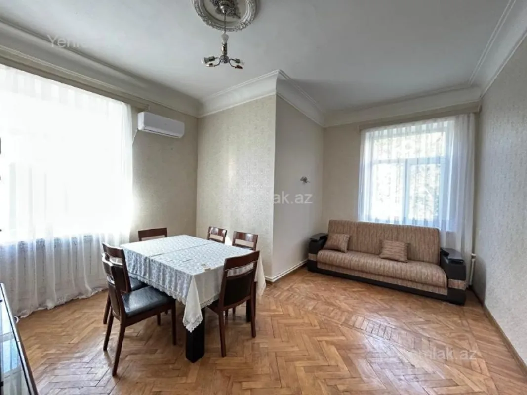 Satılır 3 otaqlı köhnə tikili 90 m²
