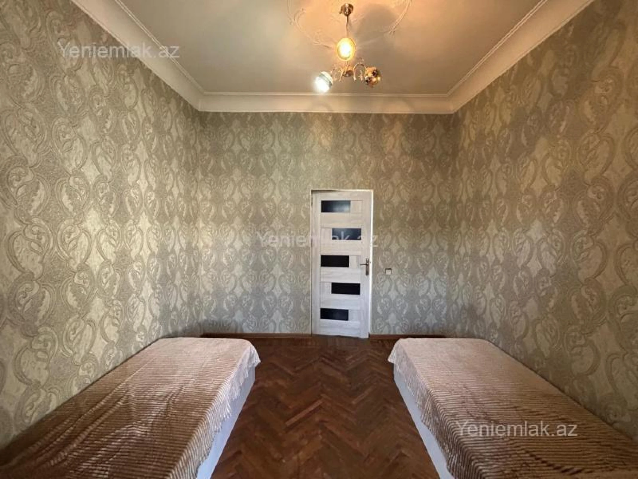 Satılır 3 otaqlı köhnə tikili 90 m²