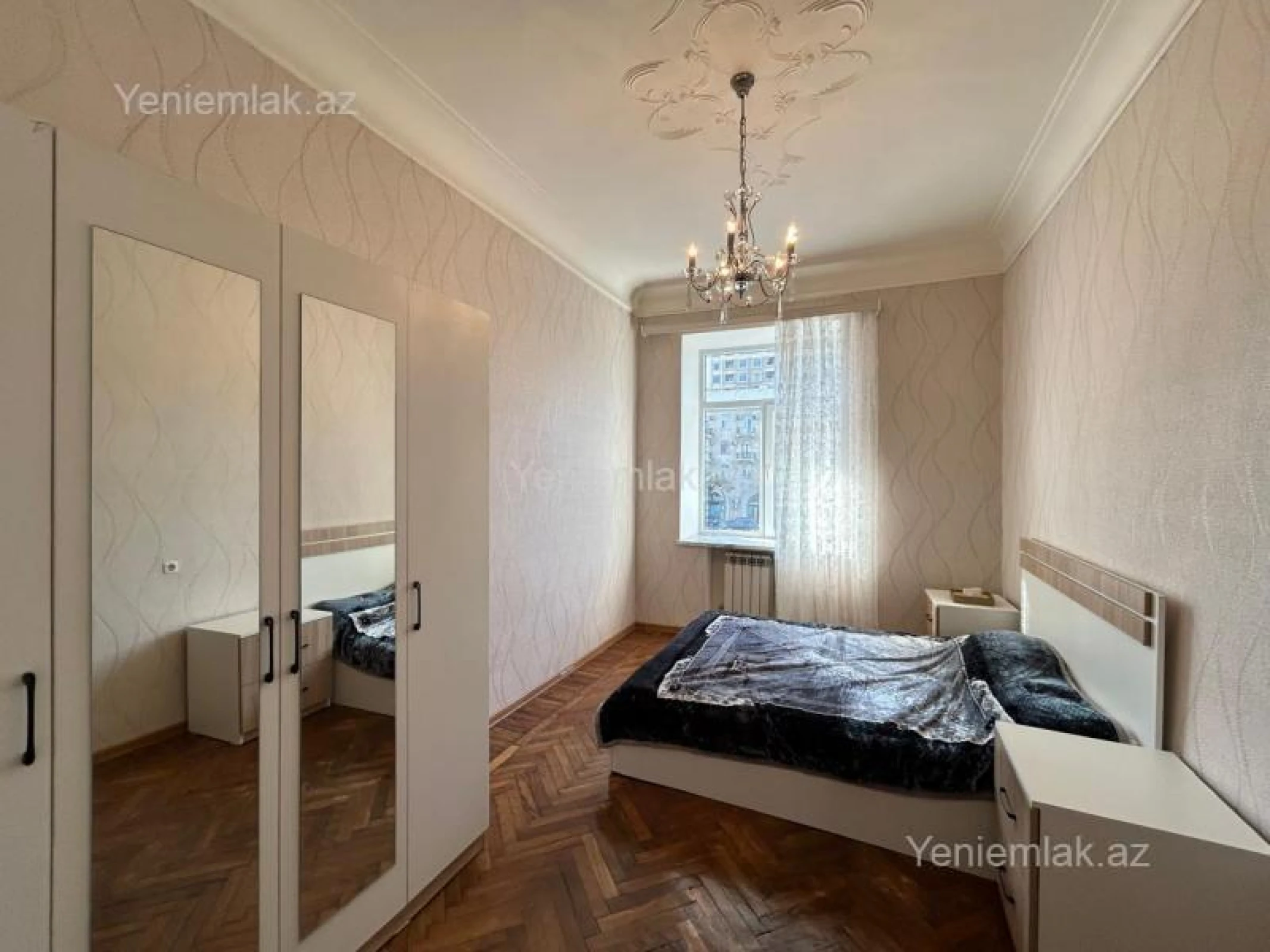 Satılır 3 otaqlı köhnə tikili 90 m²