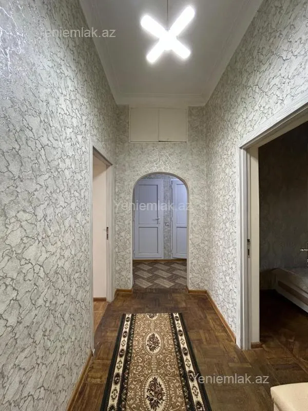 Satılır 3 otaqlı köhnə tikili 90 m²