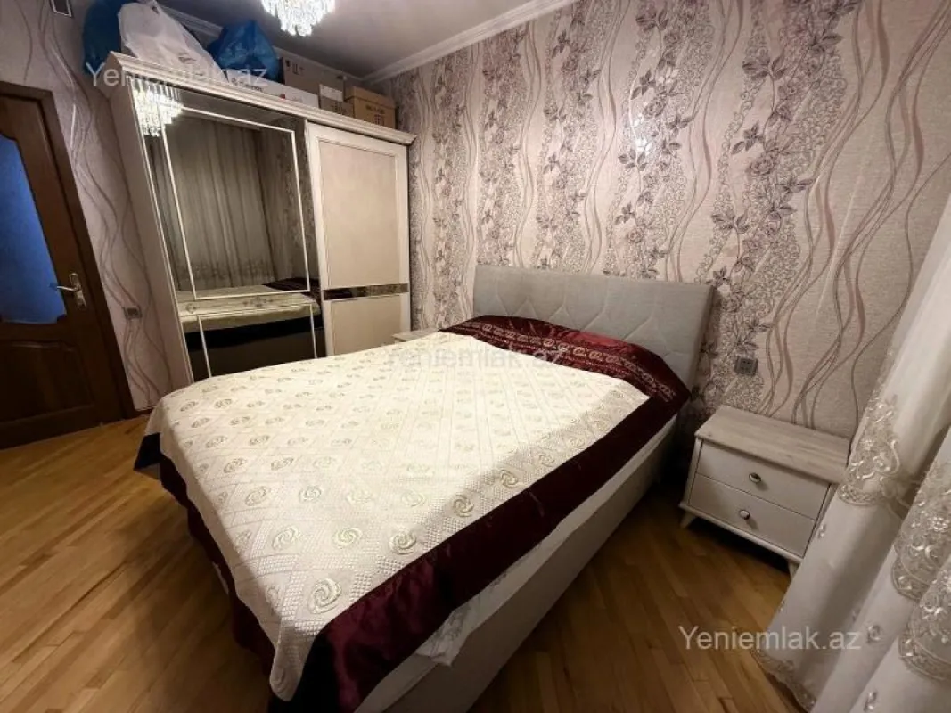 Satılır 3 otaqlı köhnə tikili 87 m²