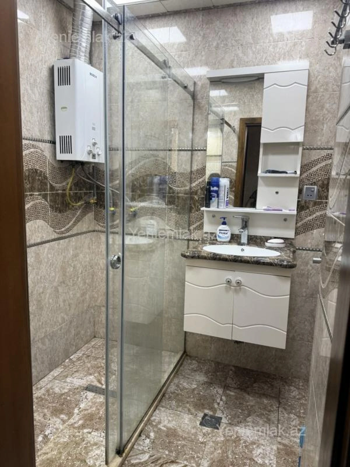 Satılır 3 otaqlı köhnə tikili 87 m²