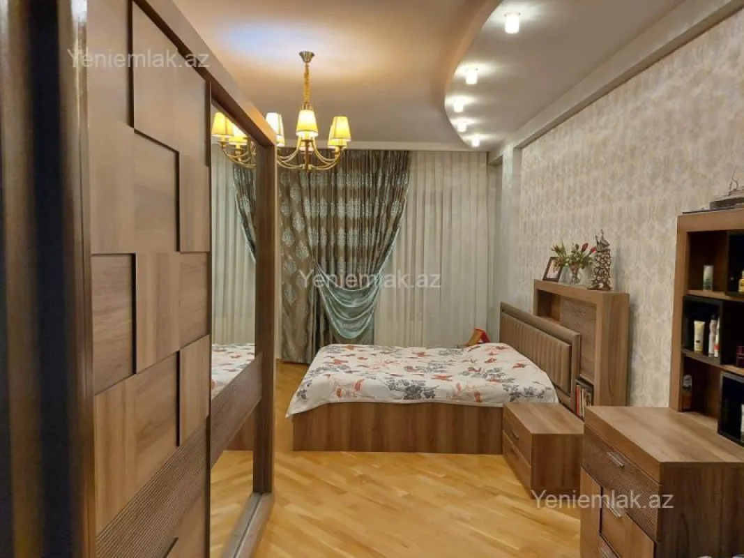 Satılır 3 otaqlı yeni tikili 131 m²