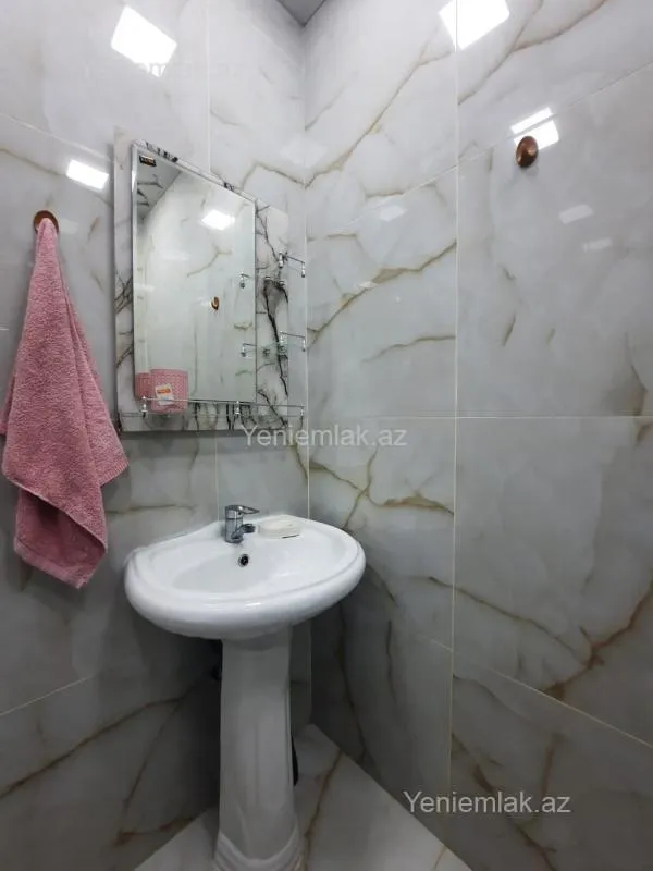 Satılır 2 otaqlı köhnə tikili 50 m²