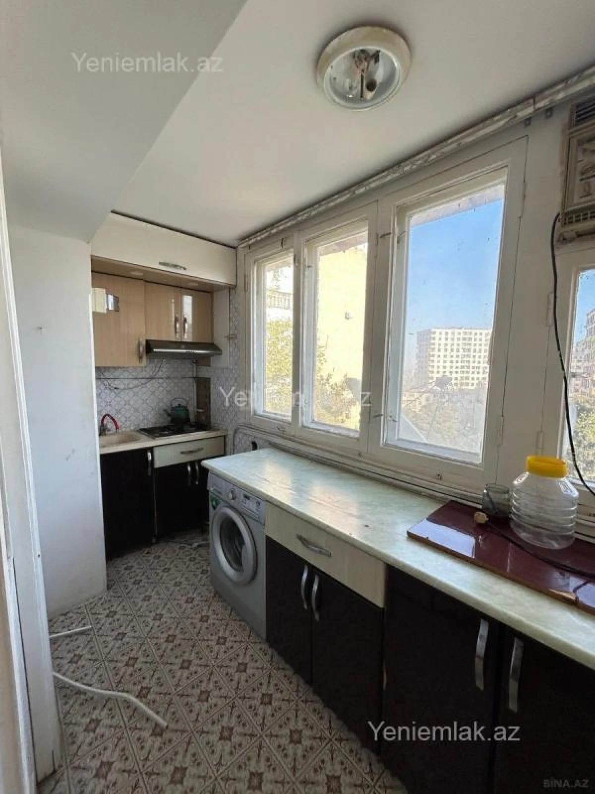 Satılır 4 otaqlı köhnə tikili 85 m²