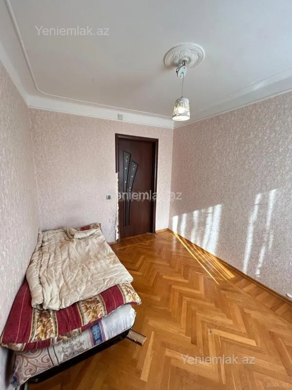 Satılır 4 otaqlı köhnə tikili 85 m²