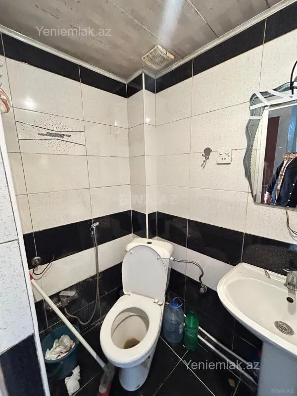 Satılır 4 otaqlı köhnə tikili 85 m²