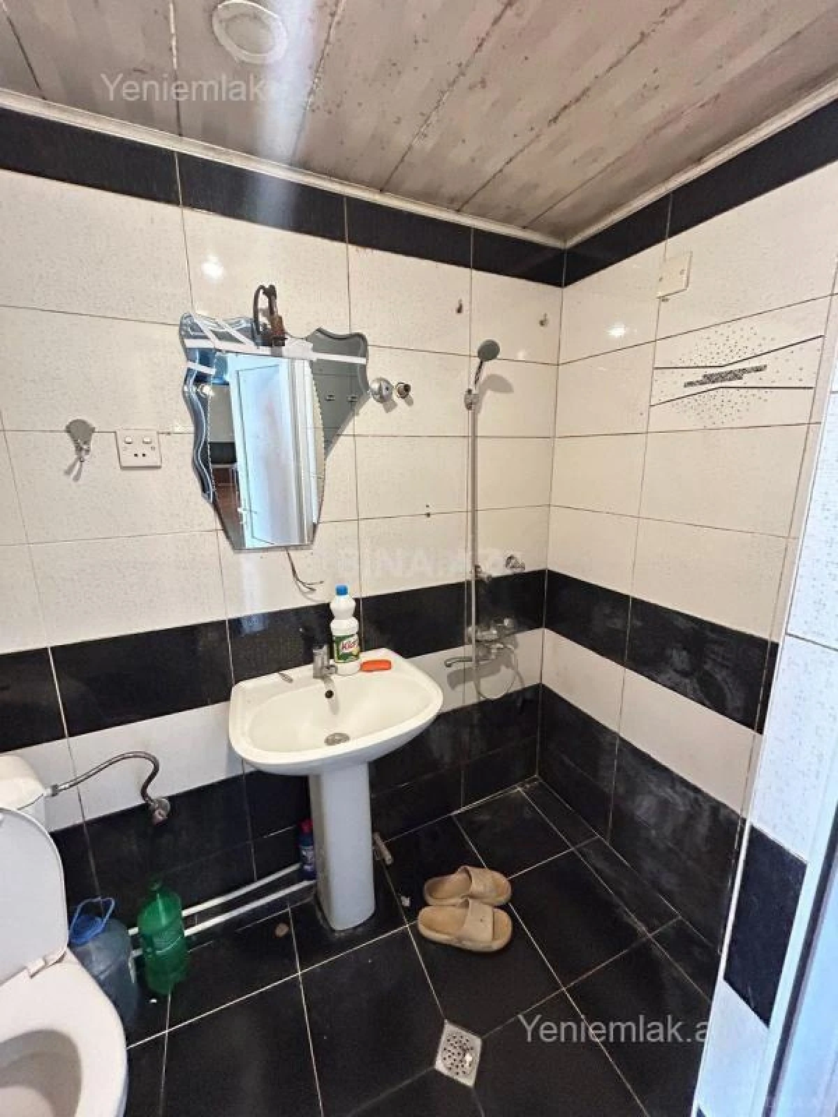 Satılır 4 otaqlı köhnə tikili 85 m²
