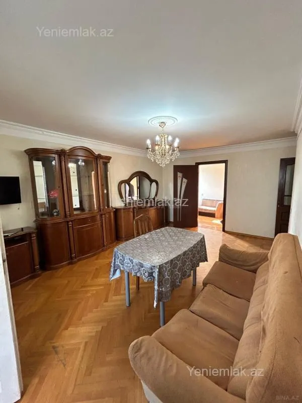 Satılır 4 otaqlı köhnə tikili 85 m²
