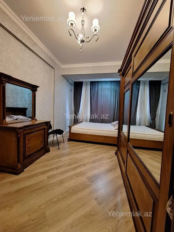 Satılır 3 otaqlı yeni tikili 122 m²