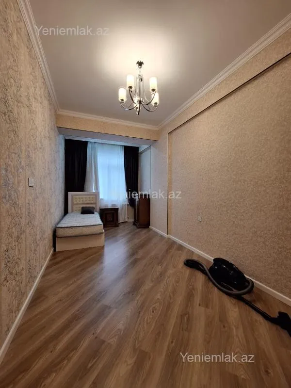 Satılır 3 otaqlı yeni tikili 122 m²