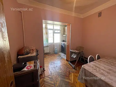 Satılır 2 otaqlı köhnə tikili 65 m²