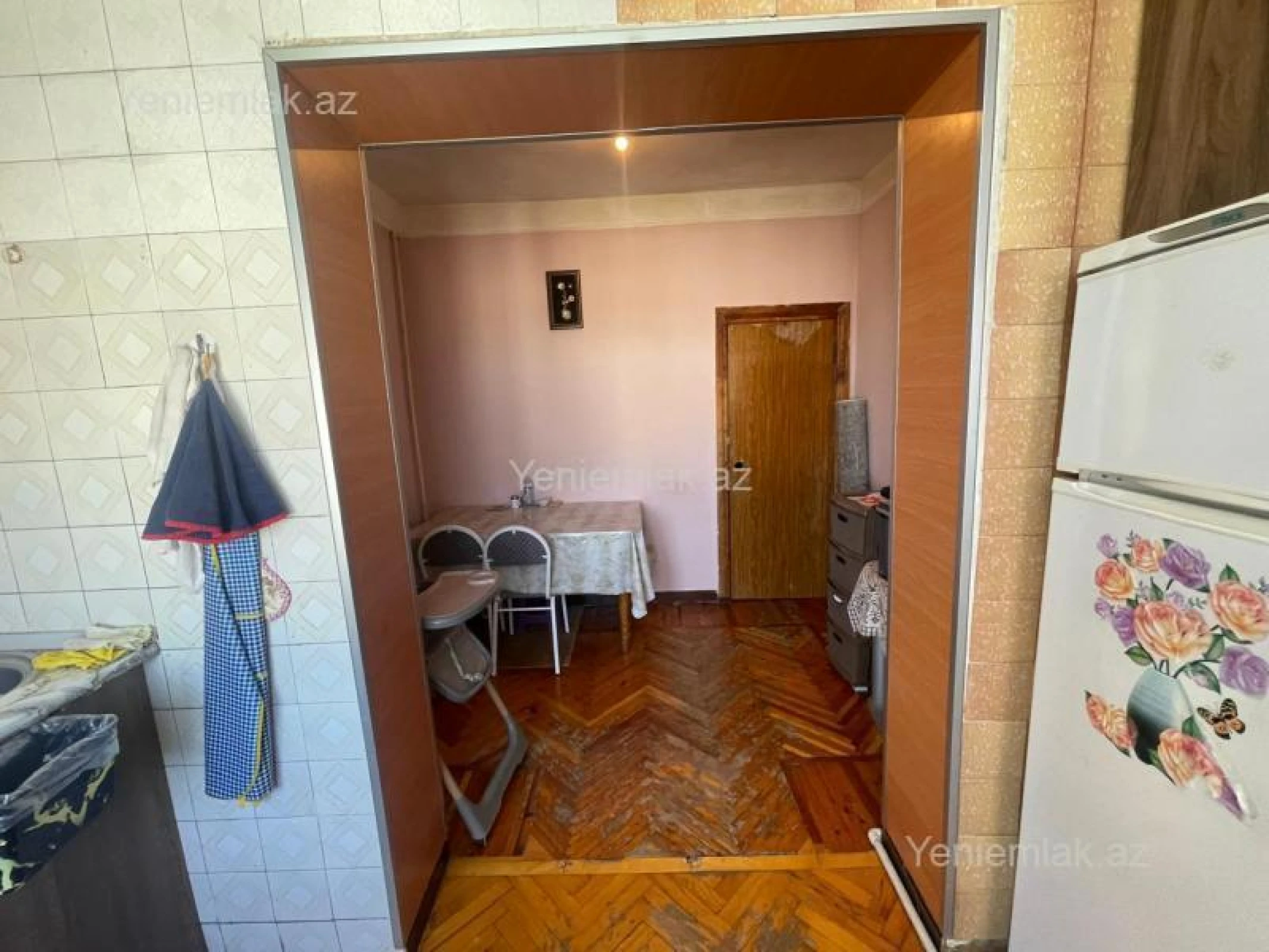 Satılır 2 otaqlı köhnə tikili 65 m²
