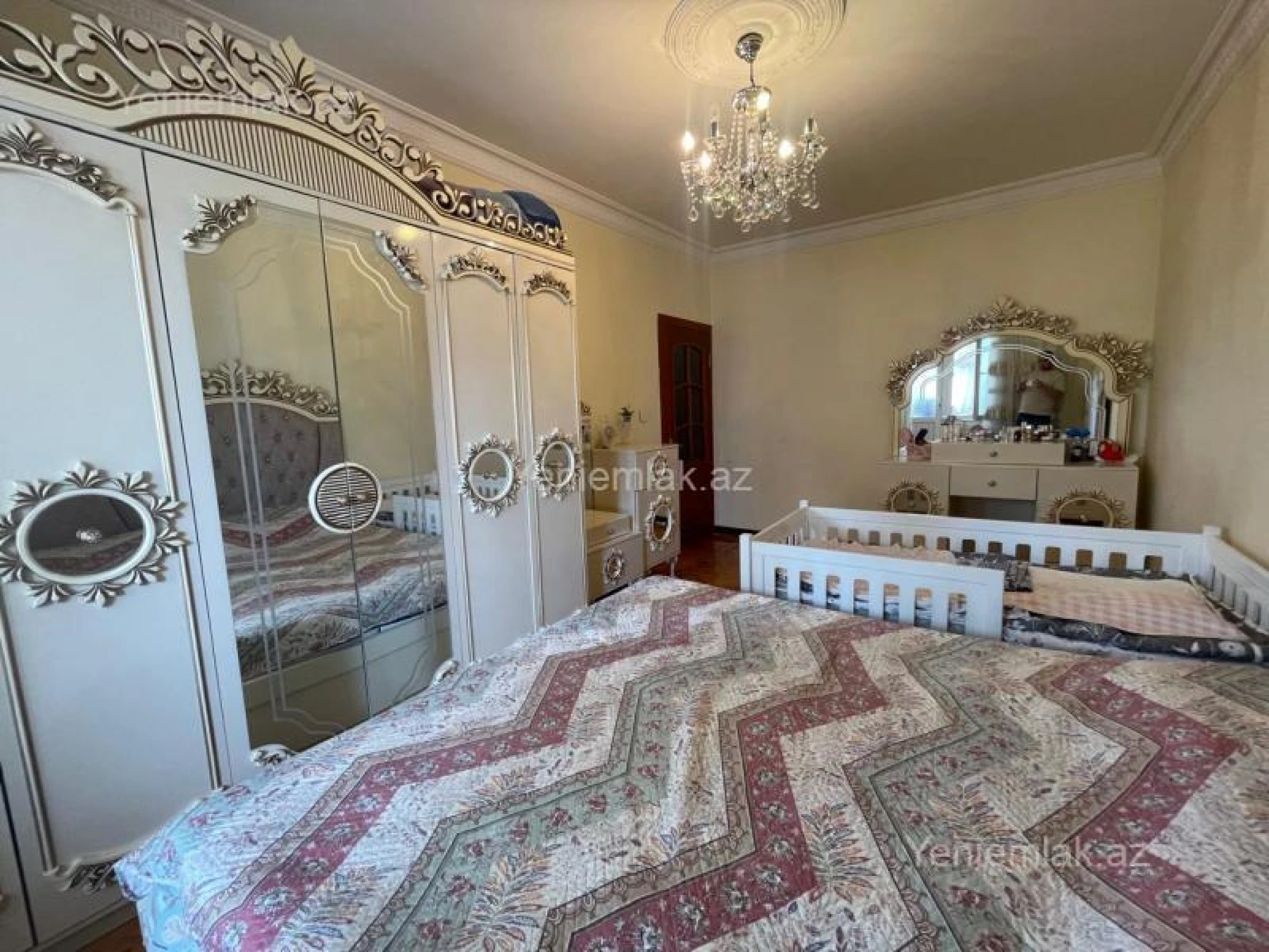 Satılır 2 otaqlı köhnə tikili 65 m²