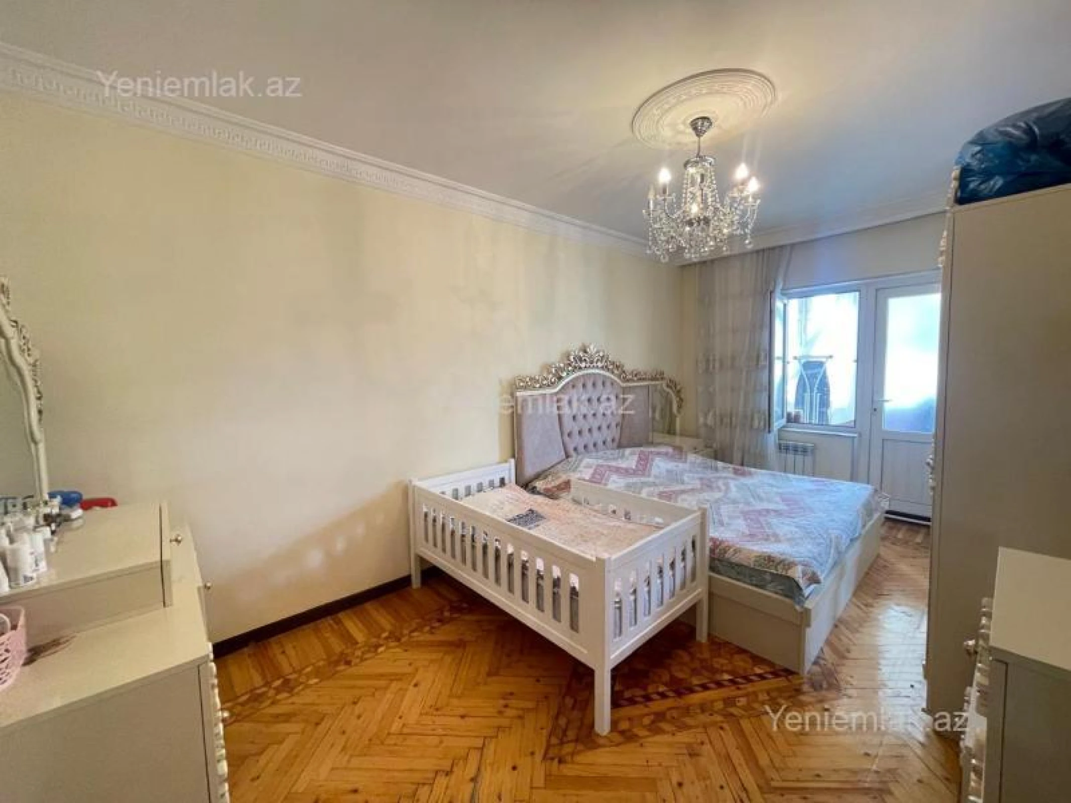Satılır 2 otaqlı köhnə tikili 65 m²