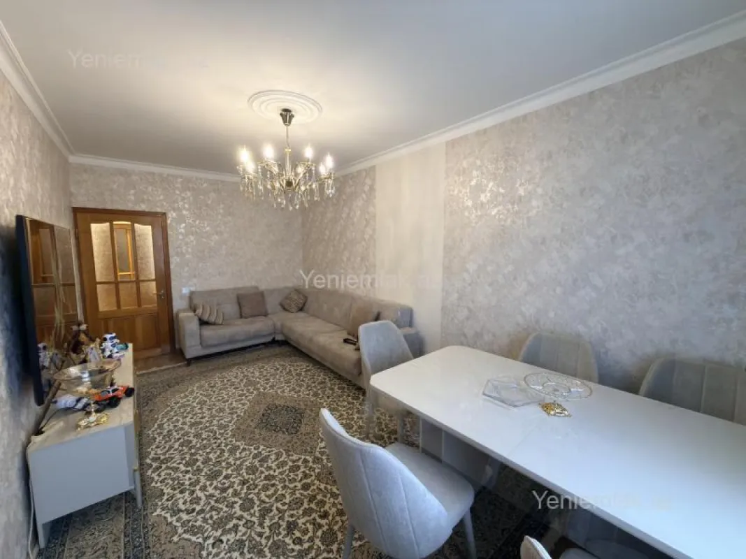 Satılır 2 otaqlı köhnə tikili 65 m²