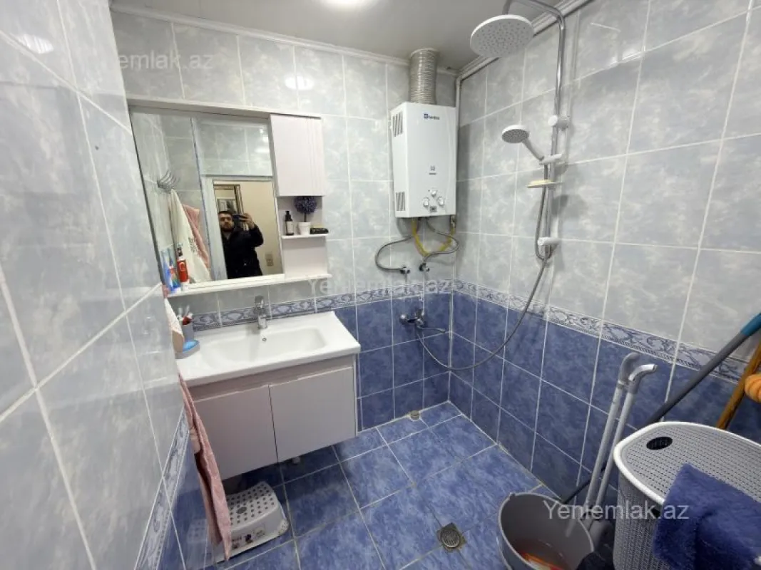 Satılır 2 otaqlı köhnə tikili 65 m²