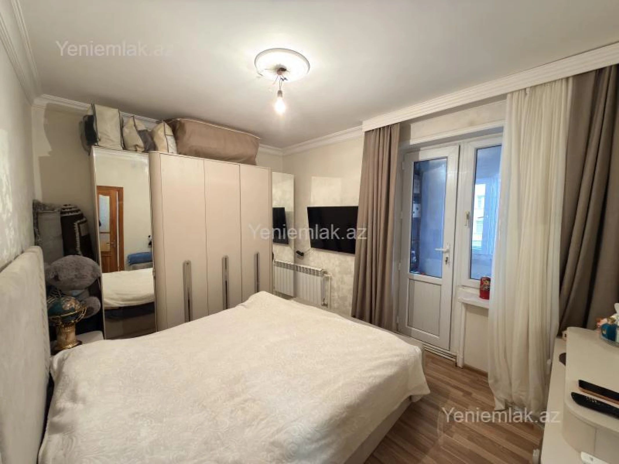 Satılır 2 otaqlı köhnə tikili 65 m²