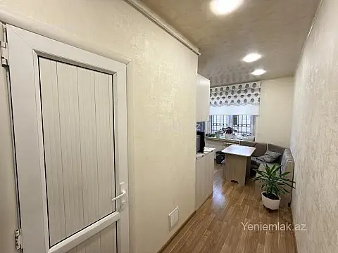 Satılır 2 otaqlı köhnə tikili 65 m²