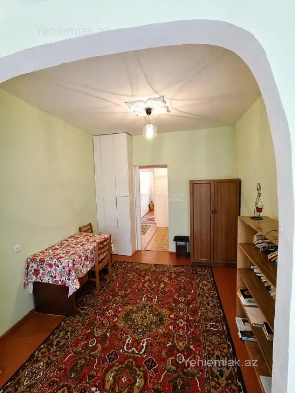 Satılır 3 otaqlı köhnə tikili 80 m²