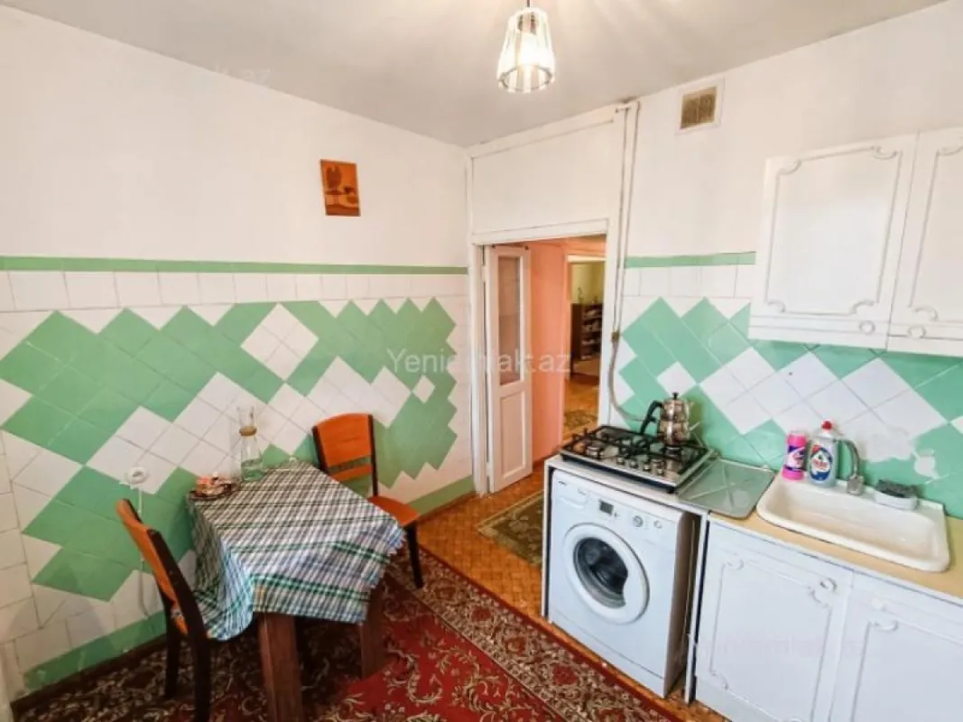 Satılır 3 otaqlı köhnə tikili 80 m²